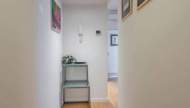 JOIVY 1BR Apt in Isola with Stunning View to Bosco Verticale - Foto 2, Entrada interior