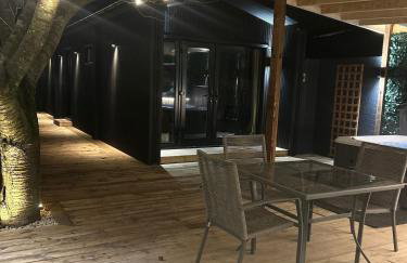 Rural Romantic Cabin-Hot Tub & Outdoor Kitchen - Foto 33