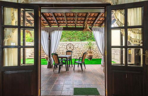 Villa Aurora with Heated Pool - Foto 25