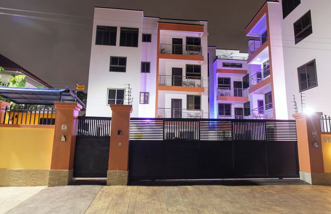 Executive Three Bedroom Furnished Apartment - Foto 45