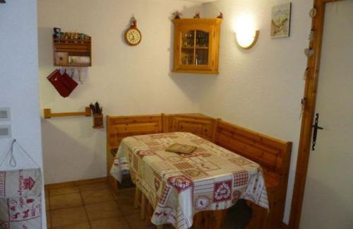 Appartement 2 pièces cosy, 5 pers, terrasse sud, proche des remontées, parking inclus, WiFi en option - FR-1-676-51 - Foto 3