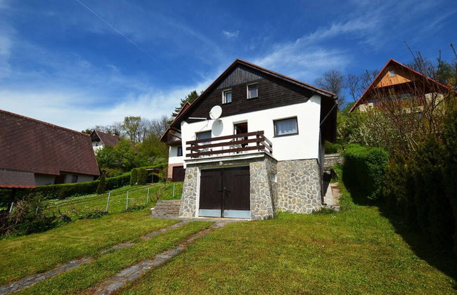 Detached Cottage With Fireplace, Near the River Ohre - Foto 1