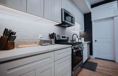 Soulard 4 Bedroom Retreat Near Downtown with Patio and Parking - Foto 40