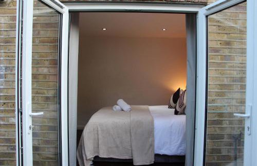 2-Bedroom Garden Apartment near West Norwood Station - Foto 11