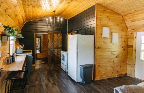 "Lumber Lodge" - Comfy & Woodsy Stay in RRG/Auxier - Foto 15