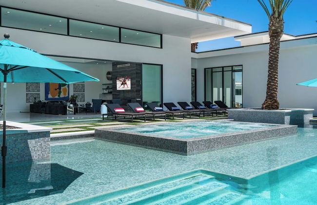 Sleeps 26 Pool, Hot Tub, Pickleball & Putting Green Bravo Villa #12 by Avantstay - Foto 53