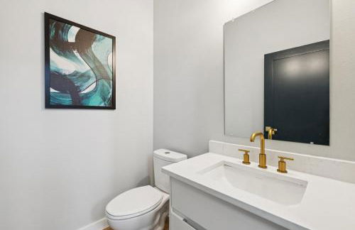 3BR 35BA Rooftop View - Walk to Alamo Dome - Foto 18