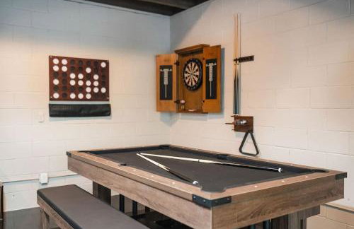 Modern Cabin with Luxury Gym, Firepit + Game Room! - Foto 5