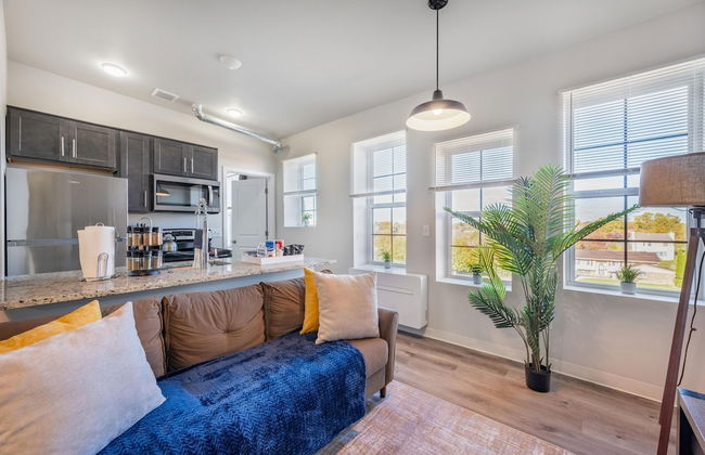 Modern Retreat Near Henry Ford - Foto 56