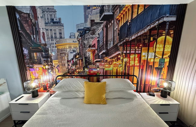 Lighthouse Inn & Suites - Photo 26