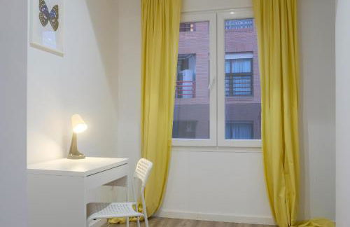 Bright, Brand new & Very Comfortable Apartment - Photo 7
