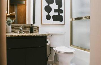 Vibrant Forest Retreat - Game Room, Spa, Fire Pit - Sleeps10 - Foto 17