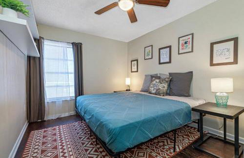 Alessi's Place-Double King Nxt to Midtown Eateries - Foto 14