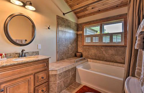 Renovated Home w/ Private Dock on Watauga Lake - Photo 14