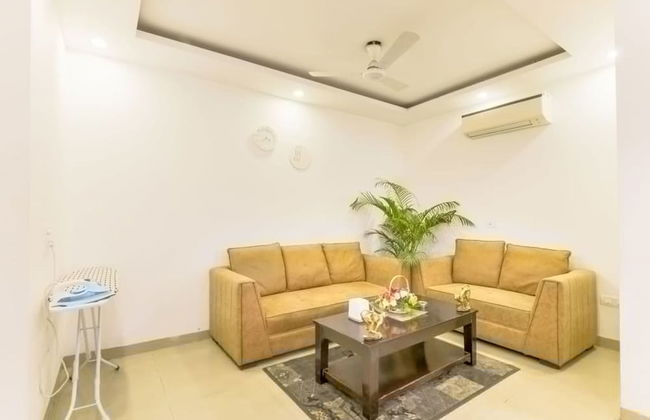 Modern City Retreat 2bhk Paras Fortis Balcony - Photo 46