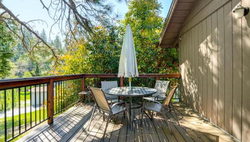 Furnished Deck and Fire Pit Sherwood Forest Cabin - Foto 3