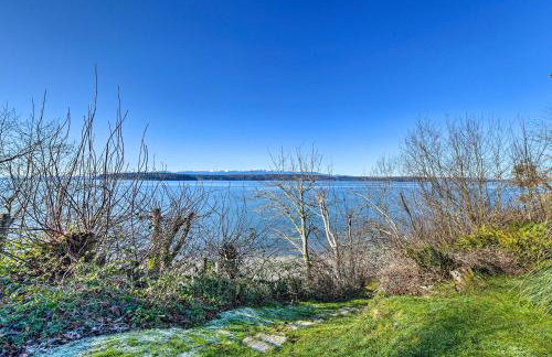 Mid-Century Cabin with Deck and Puget Sound Vistas! - Foto 27