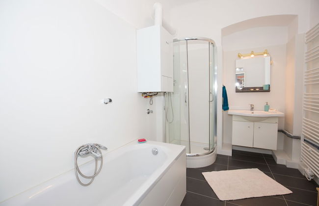 Marthas Veranda Apartment - Photo 21