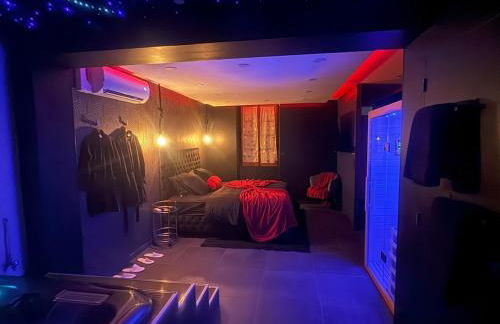 Sweety's Eden Jacuzzi - Jacuzzi privé Sauna Cinéma room Jardin - Terrasse centre-ville - Foto 22