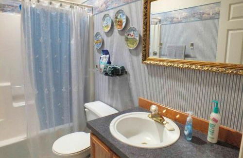 Peaceful Family Cabin on Beautiful Property, Plenty of Hiking and Fishing, 20 minutes from the coast, bordering Siuslaw National Forest, Oregon - Foto 15