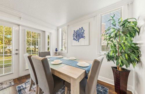 New Poolside Reunion Retreat Near Orlando Attractions - Foto 17