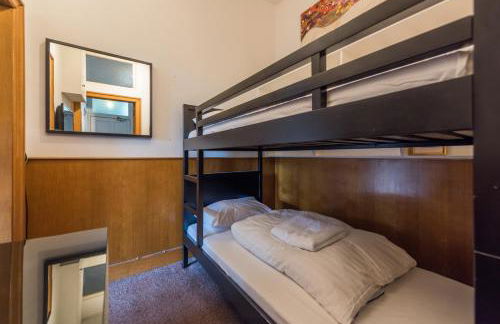 3 bed overlooking meadows park - Foto 48