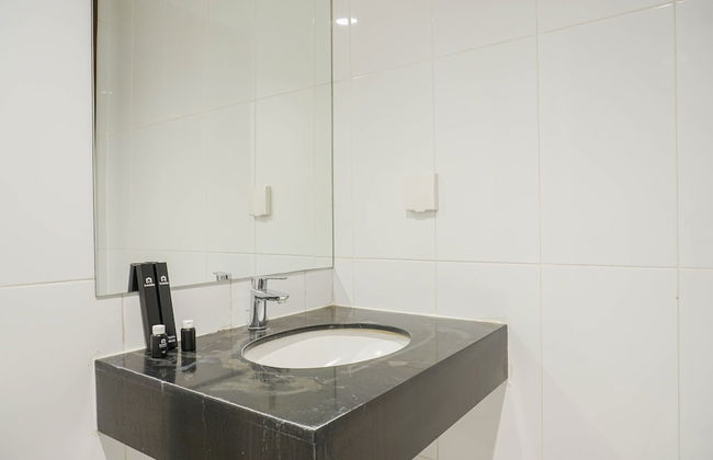 Homey with Private Lift 2BR Apartment at St. Moritz Puri near Mall - Foto 16