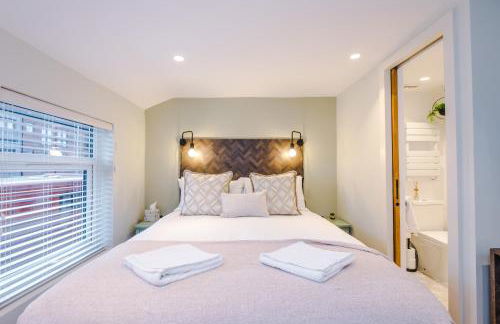 Foden's House by YourStays - 2 Bedroom Cottage in Sandbach with gorgeous dining room extension, High end finish - Foto 38