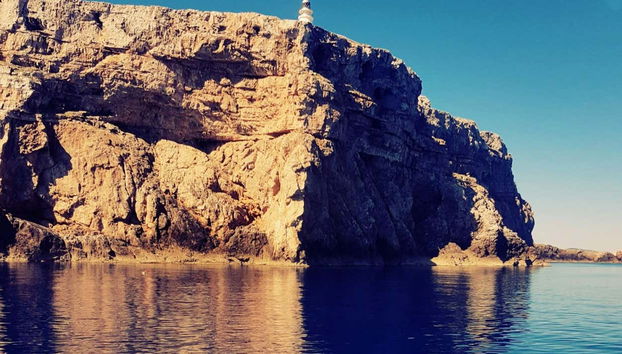 Paseo en barco por las calas del norte de Menorca - Foto 4