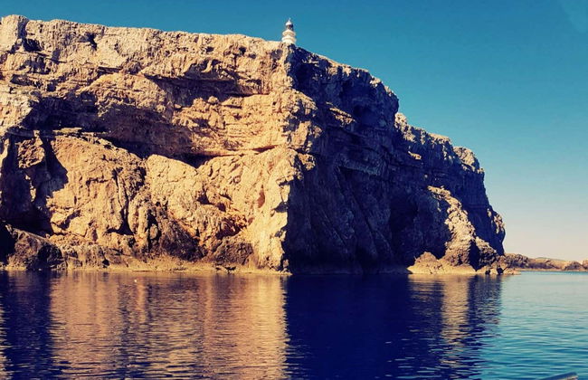 Paseo en barco por las calas del norte de Menorca - Foto 4