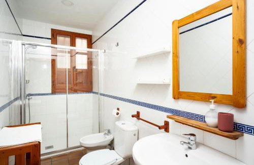 Spacious Sunny and Quiet Albayzin Apartment - Photo 23