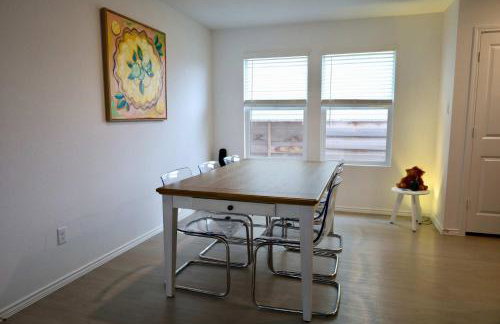 Modern Cozy Home - Gym - Quiet Street - Sleeps 4 - Foto 18