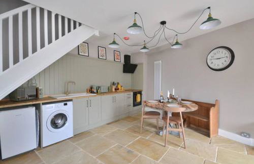 St Nicholas Corner - A New Unique Town Centre Home - Photo 1