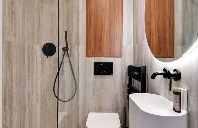 Elegant Comfort in the Heart of Paris-notre Dame - Photo 16