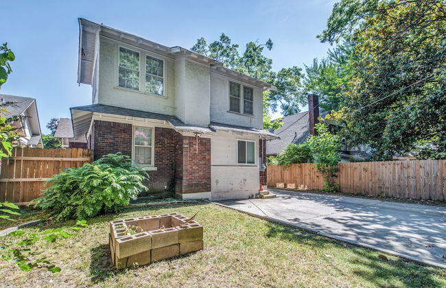 The Rolling Stone Near Downtown - Photo 36