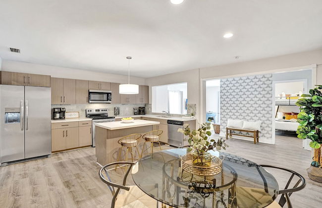 7 Br Home with Pool Gameroom & Soccer - Foto 73