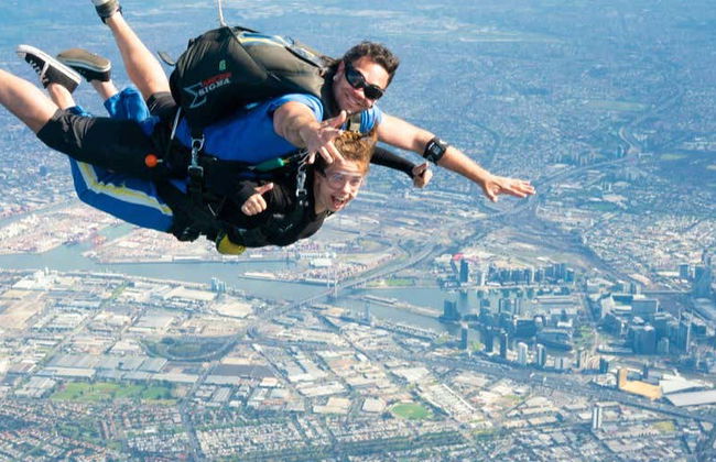 Skydiving in Melbourne - Photo 8