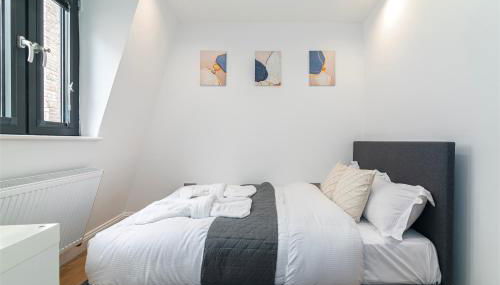 3-Bedroom House with 2 Living Rooms & Balcony near Brick Lane, London - Foto 3, towels, wardrobe