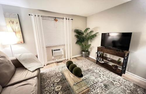 Spring Getaway Holiday Retreat Prime Location - Photo 2