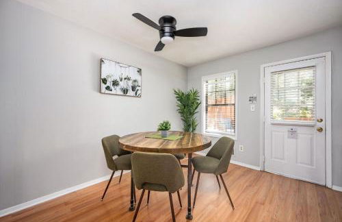 Vibrant Family Retreat~Sleeps 8~2 Kings~ Game Room - Foto 24