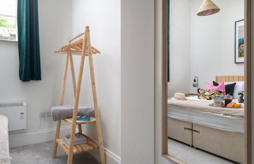 Stunning 1 Bedroom Apartment in a Converted Chapel - Free Parking, Smart TV, Fast WiFi and Self-Check-In by Yoko Property - Foto 6