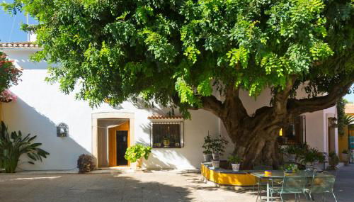 Precioso chalet con gran algarrobo y piscina privada - Foto 2