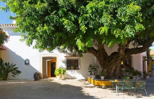 Precioso chalet con gran algarrobo y piscina privada - Foto 2