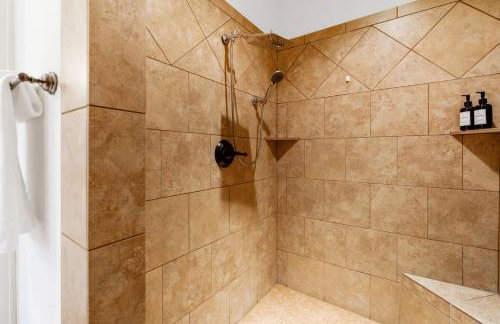 Luxury Lakefront Getaway - Foto 17