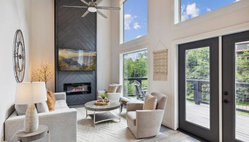 Sunset Chalet 2 Bedroom Cabin by RedAwning - Foto 4