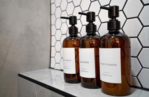 Spacious Modern Retreat w Game Room and Yard - Foto 36