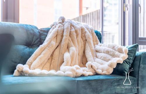 Luxury Birmingham City Centre Townhouse with BALCONY- Sleeps 10 - FREE Parking - Perfect for Contractors, Business Travellers, Families and other Groups - Near Bullring, Newstreet, Selfridges, NEC, NIA & Birmingham airport - Photo 11