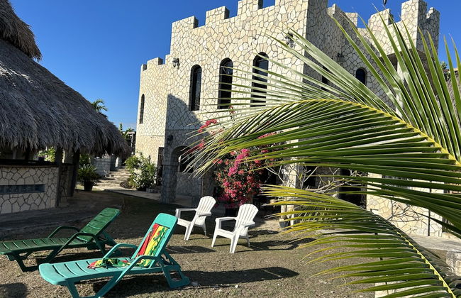 The Belair - Photo 18