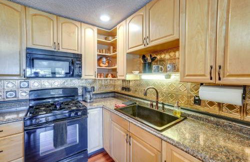 Molokai Island Retreat with Ocean View and Pool! - Foto 10