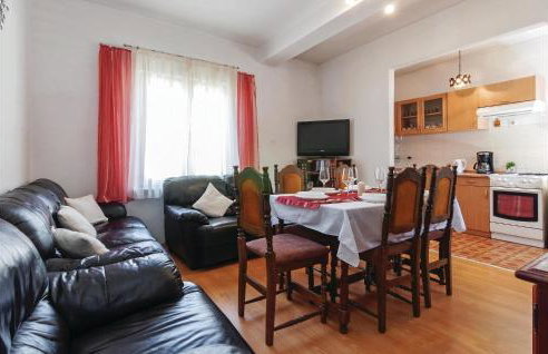 3 Bedroom Stunning Home In Modric - Photo 4